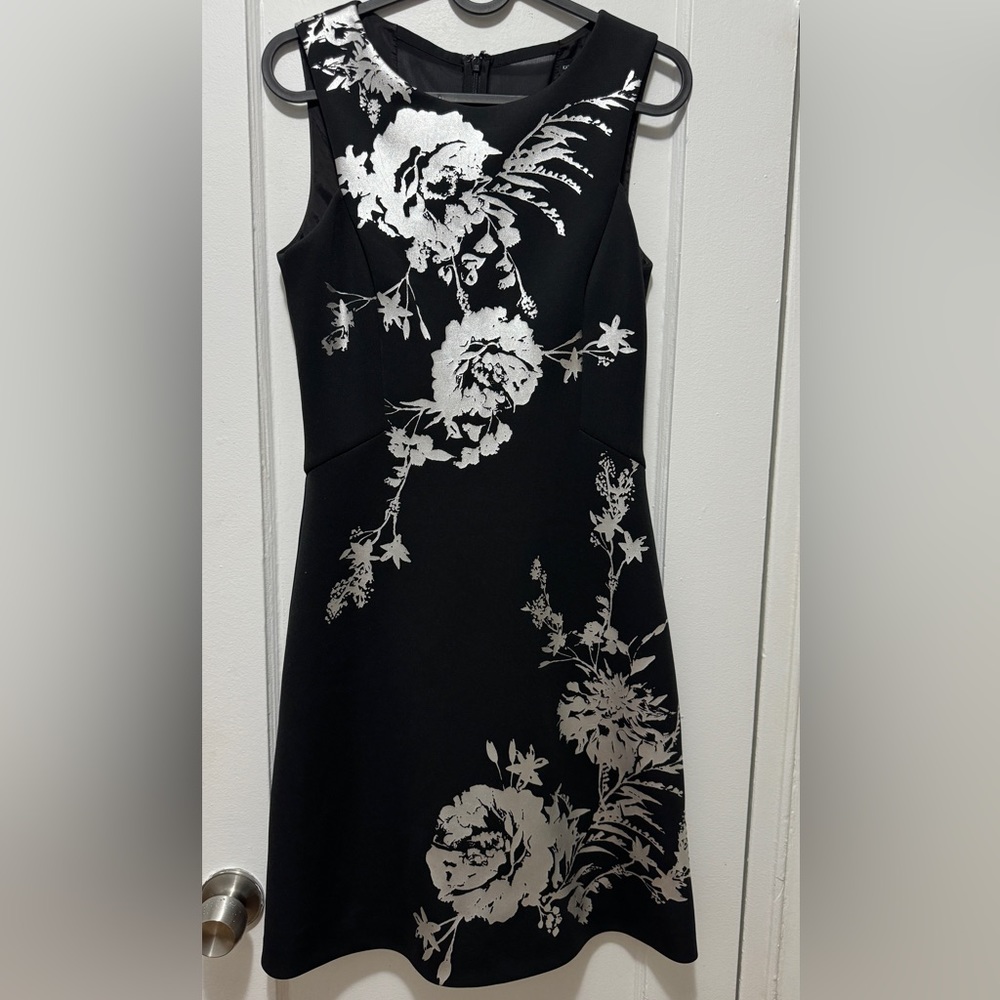 Karen Millen Black With Silver
Flowers Dress (6)